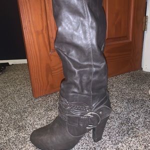 Knee high boots MAKE AN OFFER